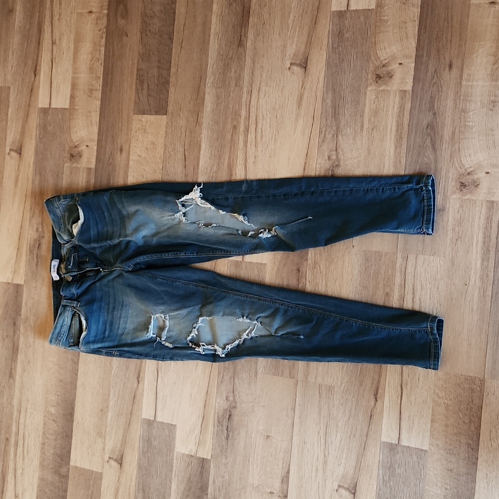 Distressed Skinny Jeans